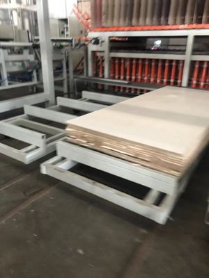 kupować Całkowicie automatyczny wysokiego ciśnienia krótkotrwałego prasy ciepłej dla drewnianej płyty MDF płyty laminowania online manufacture